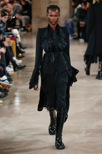 Look 40